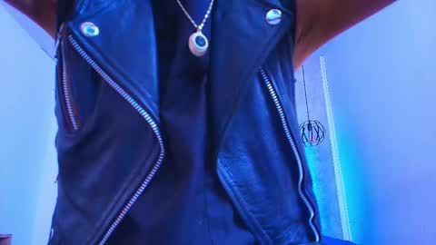   online show from December 4, 7:35 pm