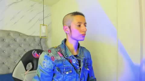   online show from April 16, 12:05 pm