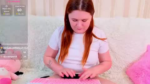 fieryy_foxy online show from August 8, 9:30 am