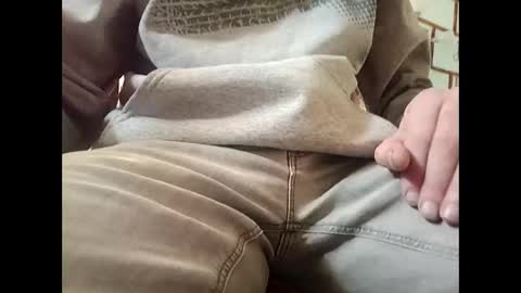 fifi010203 online show from November 19, 7:51 am