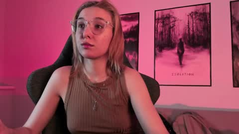 Snapshot of filipinaadams chatting on February 28, 2:31 am cap and Lana  online show from February 28, 2:31 am