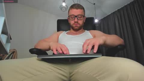 FindomGuyXXX online show from December 2, 9:13 pm