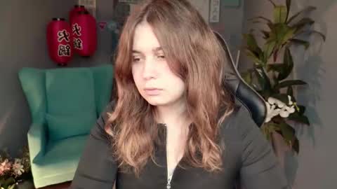 fiora online show from November 13, 1:25 pm