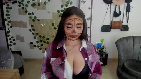     online show from October 3, 3:15 am