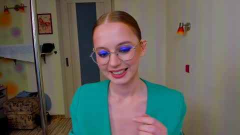 Snapshot of fire_luna chatting on October 21, 1:16 pm fire_luna online show from October 21, 1:16 pm