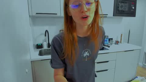 fire_luna online show from April 13, 8:02 pm