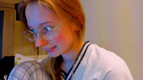 fire_luna online show from November 30, 10:33 am