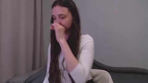 fireflies_fly_ online show from March 12, 7:14 pm