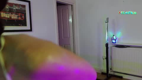 Fit 4 Fkn online show from February 10, 8:00 pm