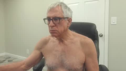 Snapshot of fitman999 chatting on January 19, 2:47 am Jon online show from January 19, 2:47 am