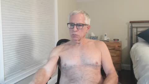 Snapshot of fitman999 chatting on December 11, 3:02 am Jon online show from December 11, 3:02 am