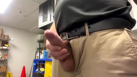 Snapshot of flintstones_rock chatting on December 28, 12:04 am flintstones_rock online show from December 28, 12:04 am