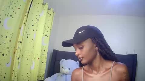 Snapshot of flirtyy_sheery chatting on October 13, 12:40 pm sheery online show from October 13, 12:40 pm