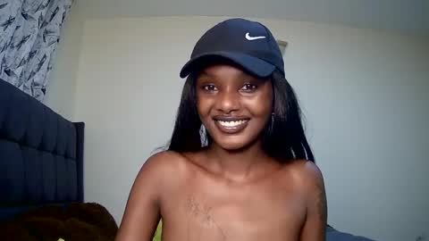 Snapshot of flirtyy_sheery chatting on January 19, 3:53 pm sheery online show from January 19, 3:53 pm