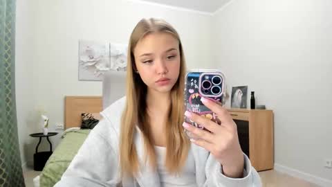 Mona online show from January 6, 2:59 am