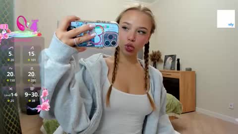 Mona online show from February 9, 1:31 am