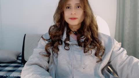 flor3citarockera online show from December 18, 2:18 am