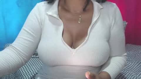 flora886505 online show from November 12, 12:29 pm