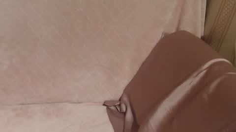 say meow and send tip  online show from December 3, 9:15 pm