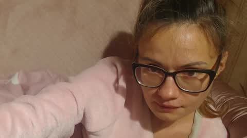 say meow and send tip  online show from October 15, 6:20 pm