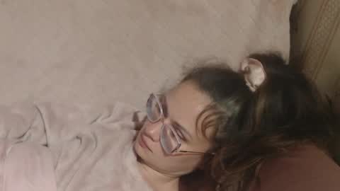 say meow and send tip  online show from April 16, 9:04 pm