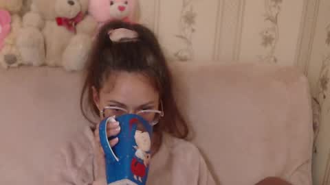 say meow and send tip  online show from May 4, 8:48 pm