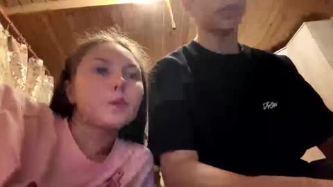 Snapshot of flowerscouple chatting on October 19, 8:13 pm flowerscouple online show from October 19, 8:13 pm