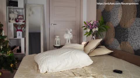 Snapshot of flowersprincess chatting on January 13, 6:38 am DARYA   online show from January 13, 6:38 am