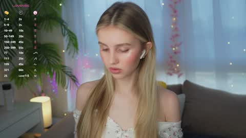 Adeline online show from February 6, 8:07 am