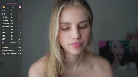 Adeline online show from January 28, 11:06 am