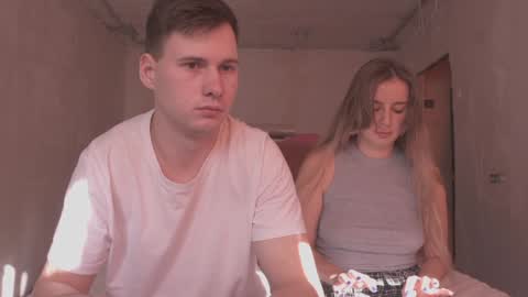 Snapshot of fluffy_hat chatting on December 20, 9:21 am Fluffy and Krut online show from December 20, 9:21 am