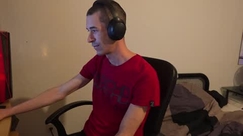 flyhigh92 online show from April 12, 11:53 pm