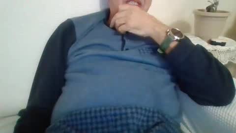 folletto1 online show from December 16, 8:04 pm