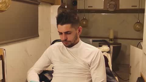 independent model online show from March 5, 7:45 pm