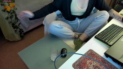     online show from January 12, 3:03 pm