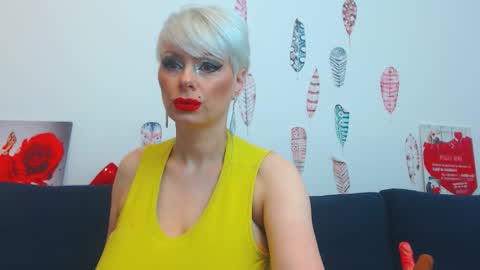 Snapshot of forever_barbie chatting on October 20, 11:21 pm Adana online show from October 20, 11:21 pm