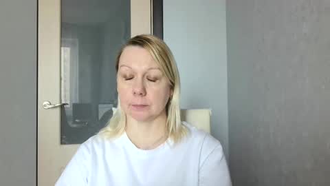 forever_smilex online show from February 21, 9:24 am