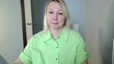 forever_smilex online show from January 22, 9:46 am