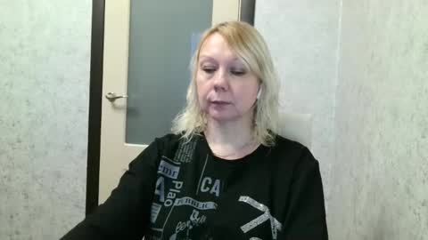 forever_smilex online show from January 16, 1:14 pm