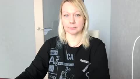 forever_smilex online show from February 14, 9:24 am