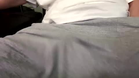 MikeCheckedLooper online show from April 19, 3:07 am