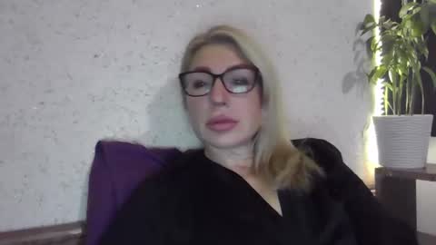 fox_red_lady7 online show from November 7, 7:49 pm