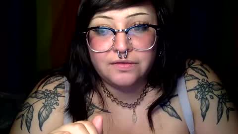 Snapshot of foxdarling96 chatting on October 22, 2:59 am foxdarling96 online show from October 22, 2:59 am