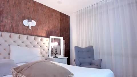 MeganFoxxy online show from May 21, 2:07 am