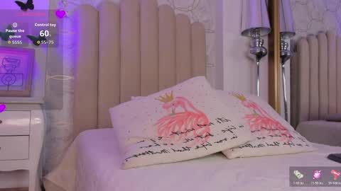 Foxy online show from April 5, 7:55 pm