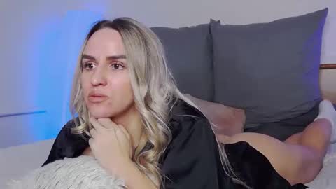 Foxy Kimmi online show from December 16, 6:53 am