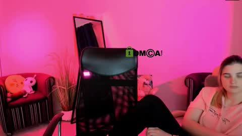 Snapshot of foxy_tease_ chatting on October 12, 8:00 pm foxy_tease_ online show from October 12, 8:00 pm