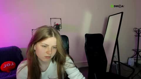 Snapshot of foxy_tease_ chatting on September 24, 7:42 pm foxy_tease_ online show from September 24, 7:42 pm