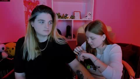 Snapshot of foxy_tease_ chatting on September 17, 7:39 pm foxy_tease_ online show from September 17, 7:39 pm