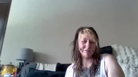 foxyfang online show from December 4, 6:18 pm